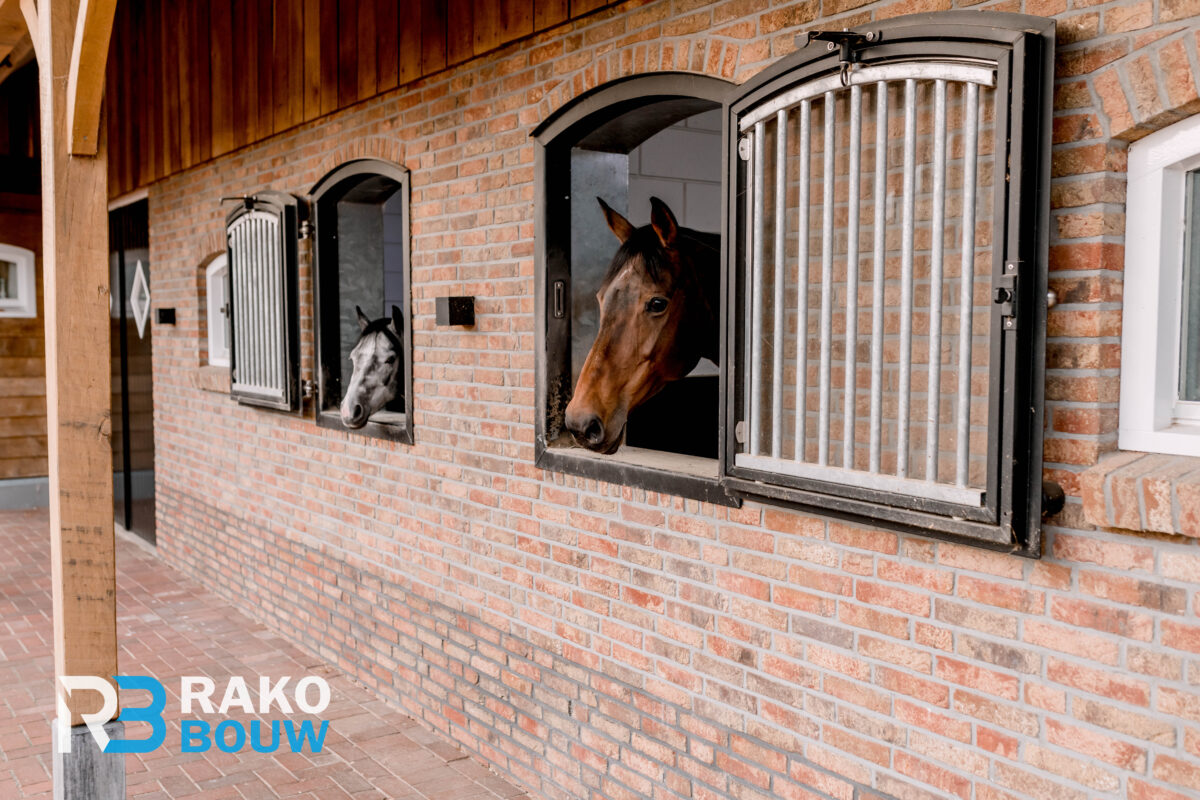 Rako bouw paardenstal & Buitenverblijf